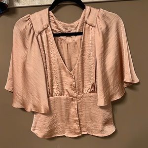 Womens Blouse NWOT - beautiful peach color, very flattering! Size Medium